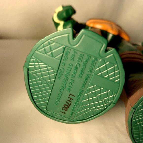 Teenage Mutant Ninja Turtle Playmates 2 Action Figure Toys Michaelangelo Raphael - Picture 5 of 10